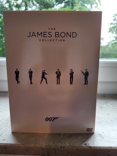 James bond collection dvds - james, 24