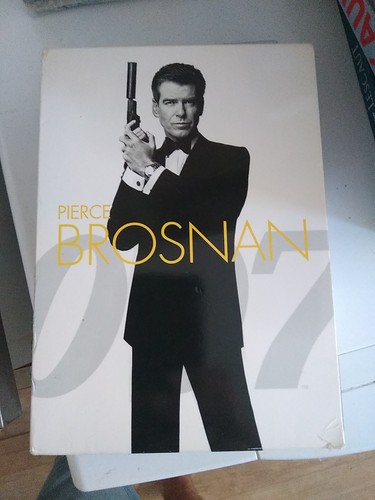 Pierce brosnan james bond 007 - brosnan,